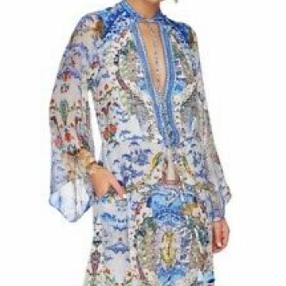 ❣️SOLD❣️ NEW WHT CAMILLA SILK geisha gateway MED